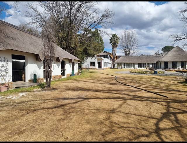 M² BUILDING FOR SALE IN LOCHVAAL